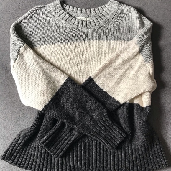 American Eagle Outfitters Sweaters - American Eagle 3 Tone Sweater